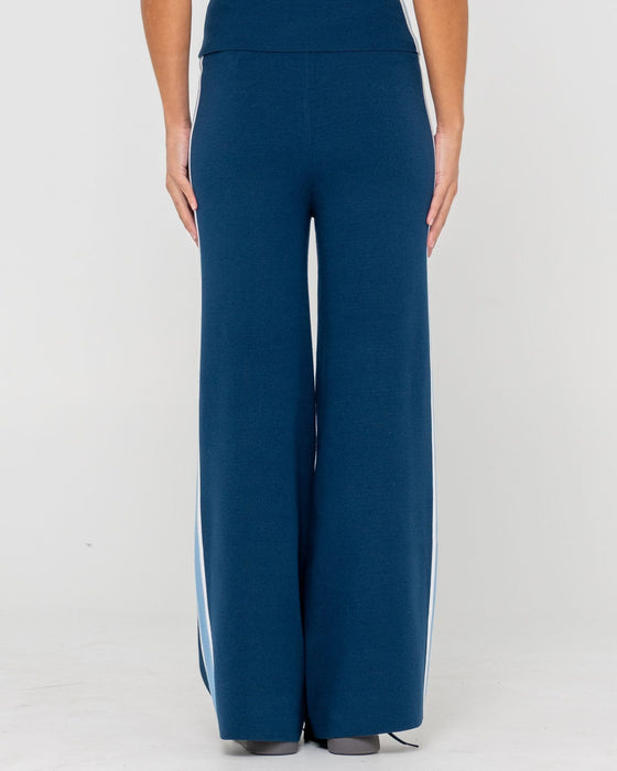woman-wearing-amelia-stripe-wide-leg-pant-in-atlantic-blue