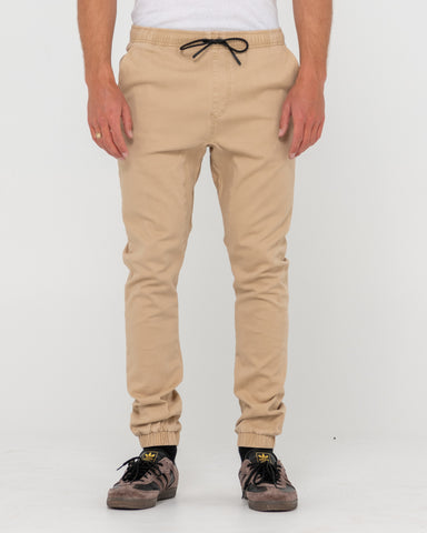 Man wearing Hook Out Elastic Pant in Brown