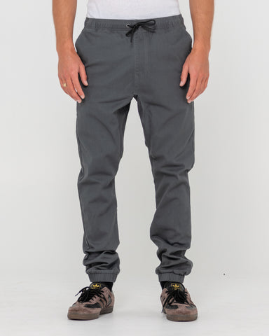 Man wearing Hook Out Elastic Pant in Grey