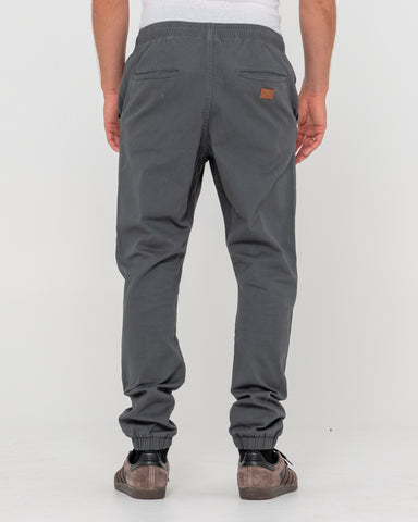 Man wearing Hook Out Elastic Pant in Grey