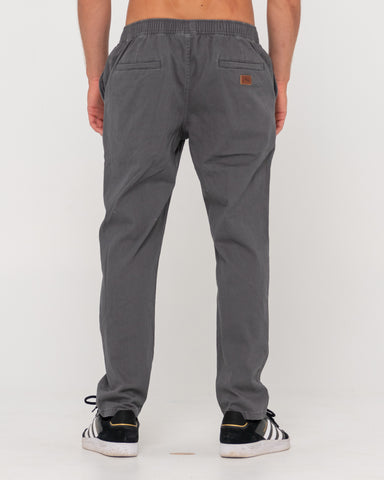 Man wearing Mid Boy Straight Fit Elastic Pant in Grey