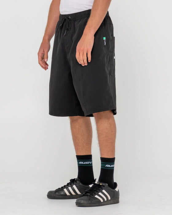 man-wearing-wear-eva-elastic-short-in-black