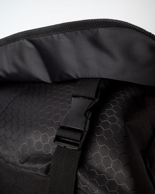 Mens Voltage Messenger Bag in Black / Sulphur