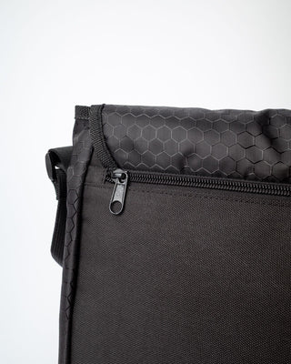 Mens Voltage Messenger Bag in Black / Sulphur