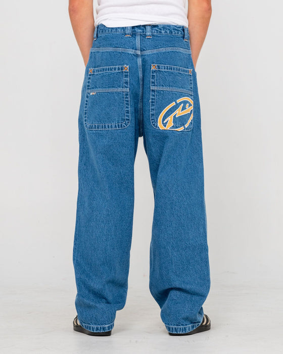 man-wearing-turbo-baggy-jean-in-middy-blue