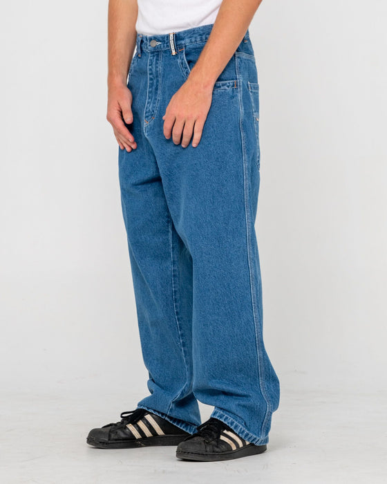 man-wearing-turbo-baggy-jean-in-middy-blue