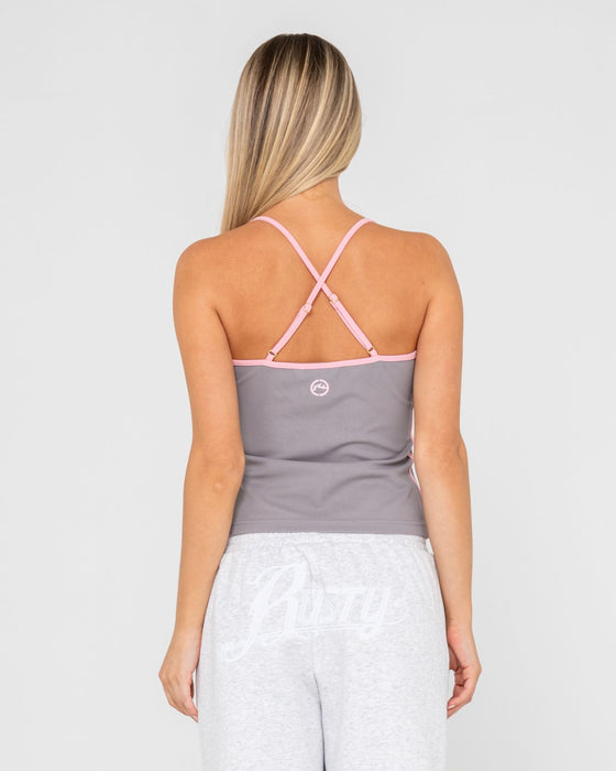 woman-wearing-freo-king-fitted-top-in-ultimate-grey