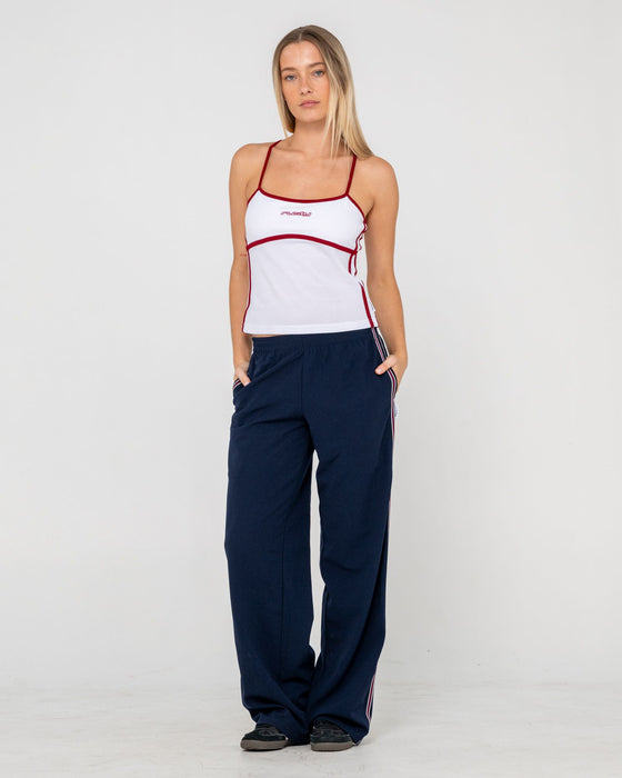 woman-wearing-freo-king-fitted-top-in-white