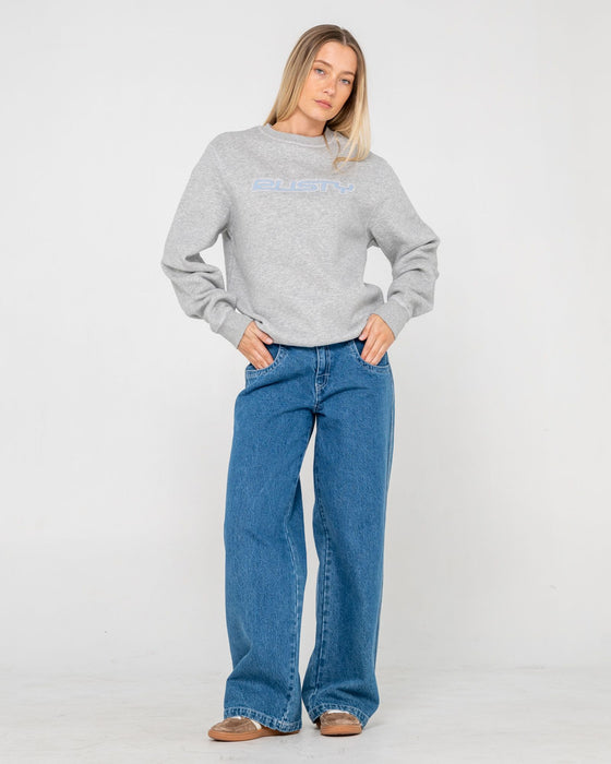 woman-wearing-r-essential-oversized-crew-fleece-in-grey-marle