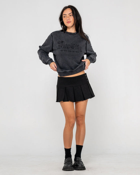 woman-wearing-roxanne-oversized-crew-neck-fleece-in-washed-black