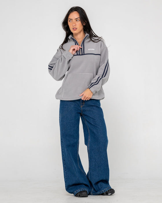 woman-wearing-bind-me-up-contrast-polar-fleece-in-grey-navy