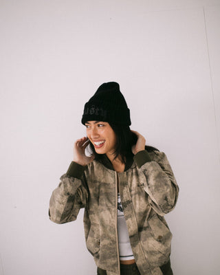 Womens Roxanne Beanie in Black