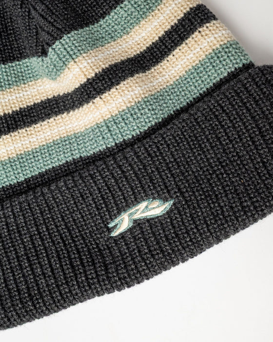 mens-big-red-beanie-in-carbon