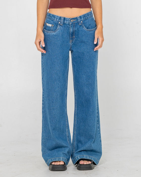 woman-wearing-wendy-wide-low-rise-denim-jean-in-middy-blue