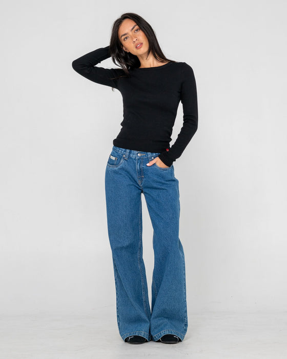 woman-wearing-wendy-wide-low-rise-denim-jean-in-middy-blue