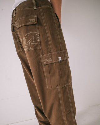 Man wearing Grizzly Baggy Cargo Pant in Pinecone