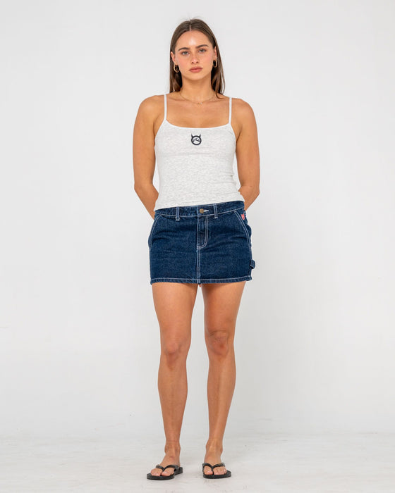 woman-wearing-billie-low-rise-denim-mini-skirt-in-indigo