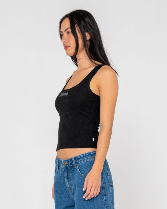 woman-wearing-cassian-ribbed-scoop-neck-singlet-in-black