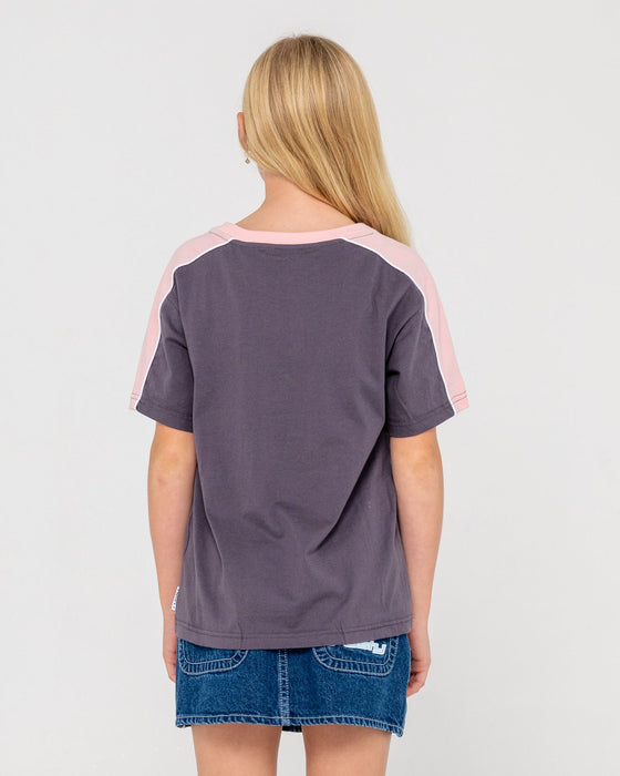 girl-wearing-mini-timmy-girls-oversized-tee-in-carbon-pink