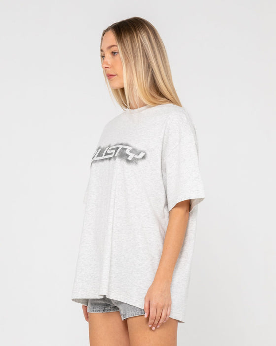 woman-wearing-sprayer-oversize-tee-in-ecru-marle