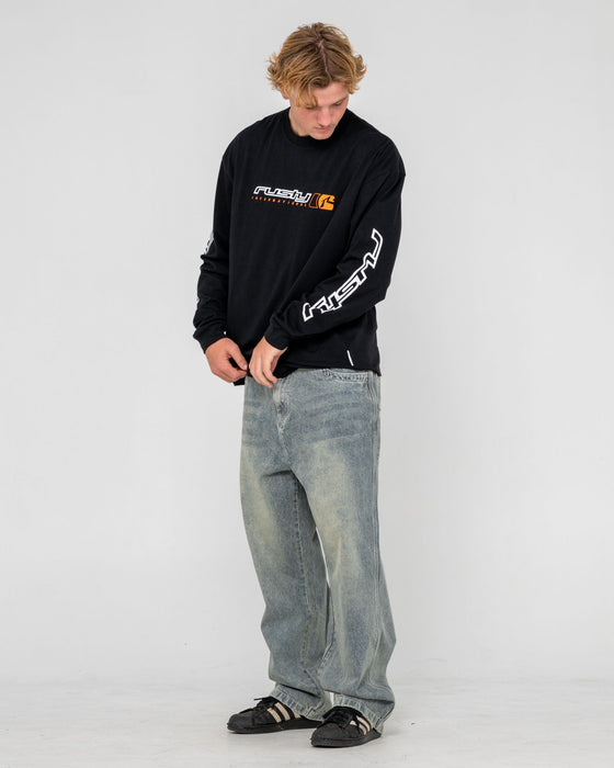 man-wearing-jetsetter-long-sleeve-tee-in-black