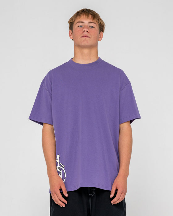 man-wearing-spraya-short-sleeve-tee-in-purple-ash