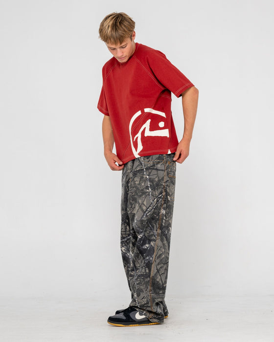 man-wearing-pablo-short-sleeve-heavy-tee-in-vintage-red