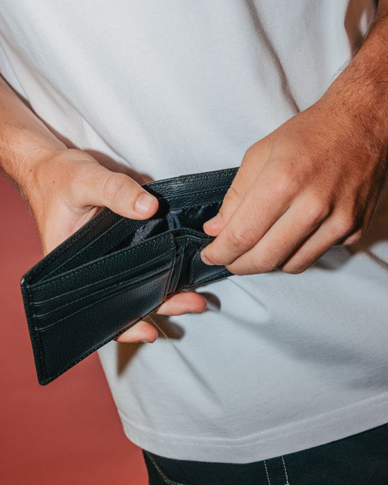 mens-high-river-2-leather-wallet-in-black