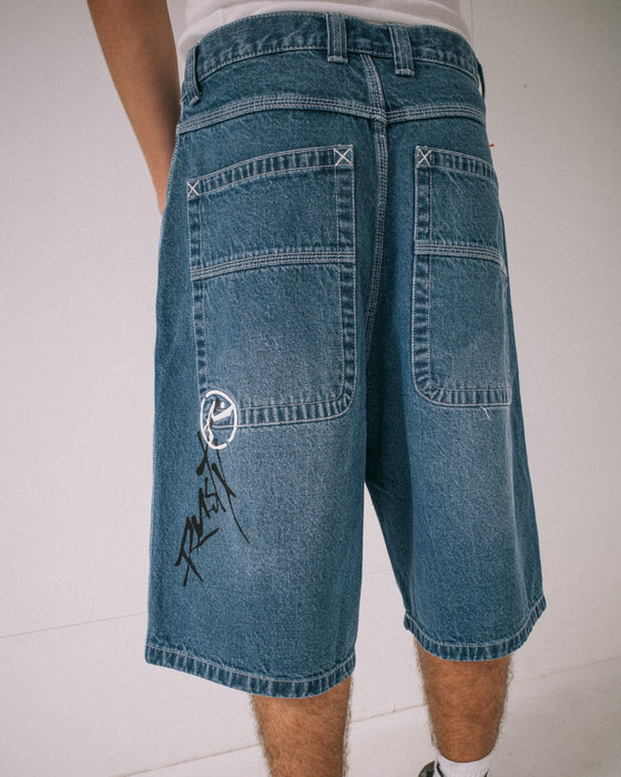 man-wearing-slappa-jort-in-middy-blue