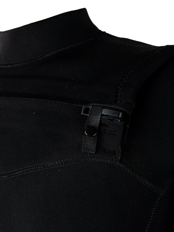 boy-wearing-a-series-ecoprene-3-2-chest-zip-long-sleeve-steamer-wetsuit-youth-in-black