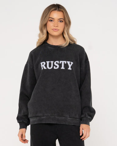 Woman wearing Rusty Oversize Crew Fleece in Washed Black