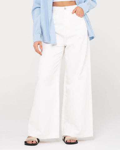 Woman wearing Hansen High Waisted Pant in White