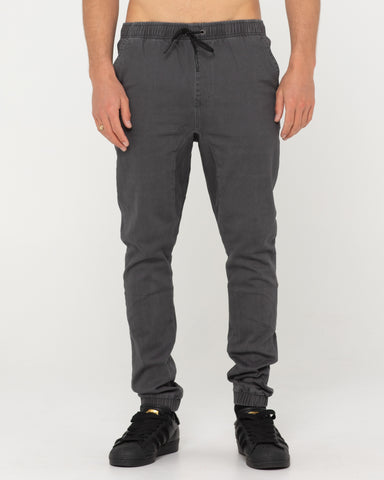 Man wearing Hook Out Elastic Pant in Pavement