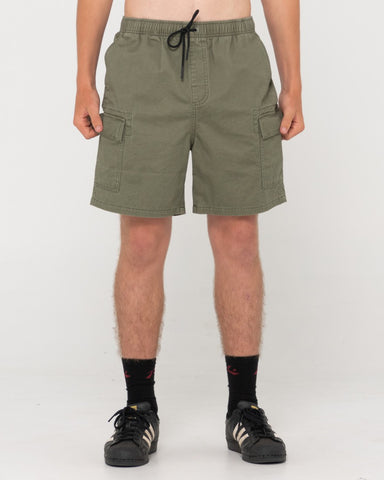Man wearing Camper Cargo 19 Elastic Short in Army Green